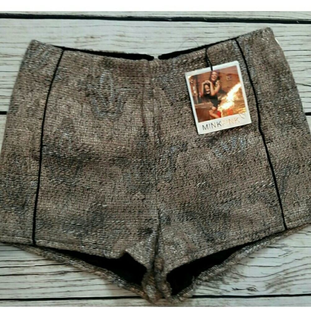 NWT MinkPink shorts. Size large